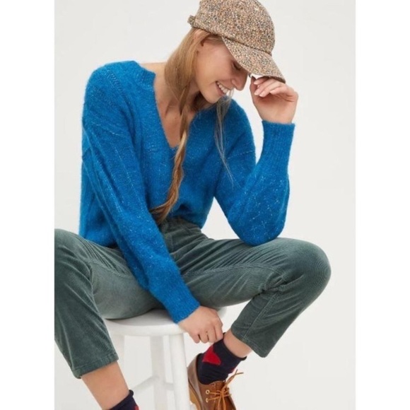 Anthropologie Pilcro NEW Maggie Blue Fuzzy Cozy V-neck Sweater - Picture 1 of 14